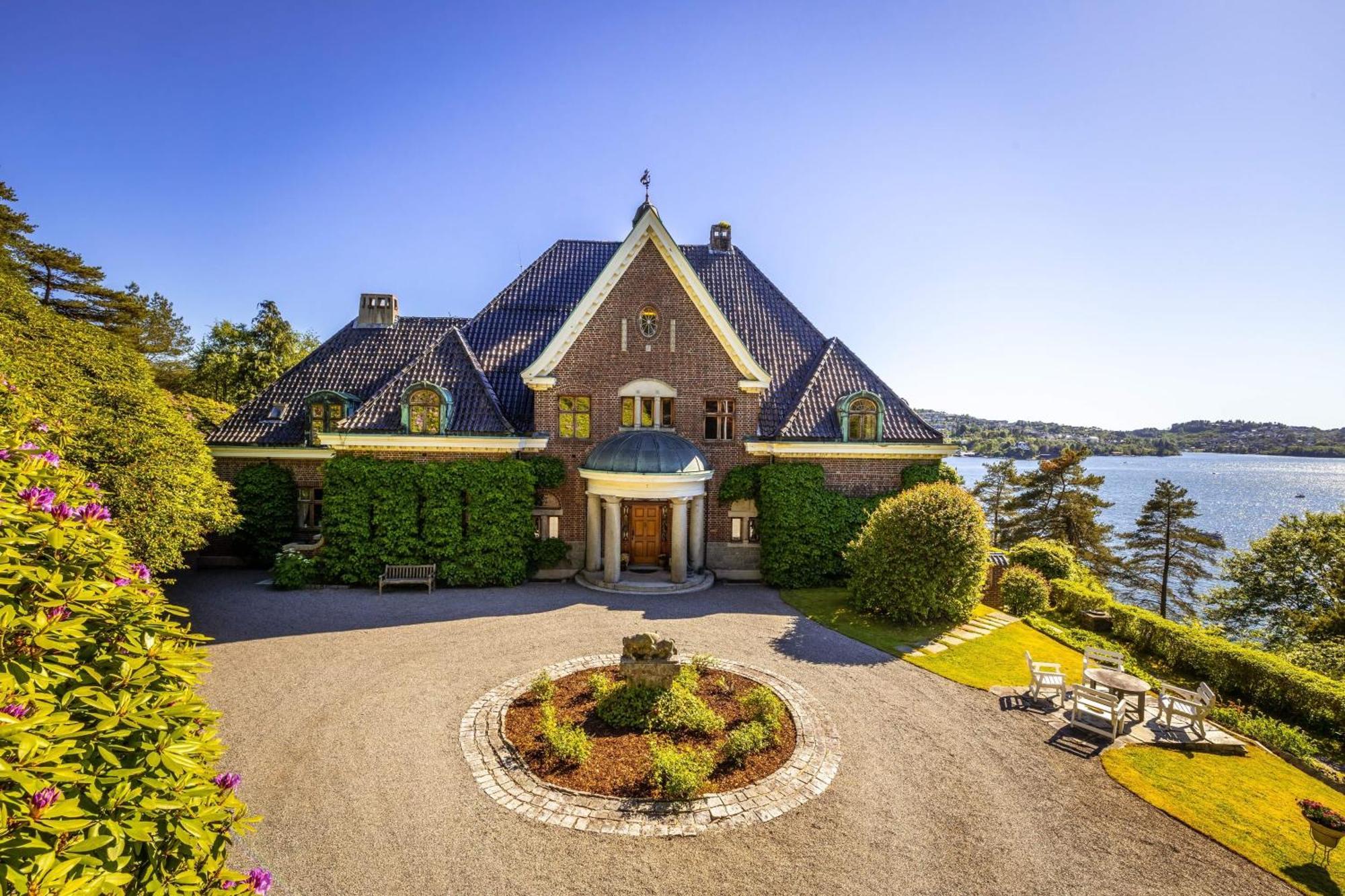 Unique Victorian Villa With Private Coastline Bergen Exterior foto