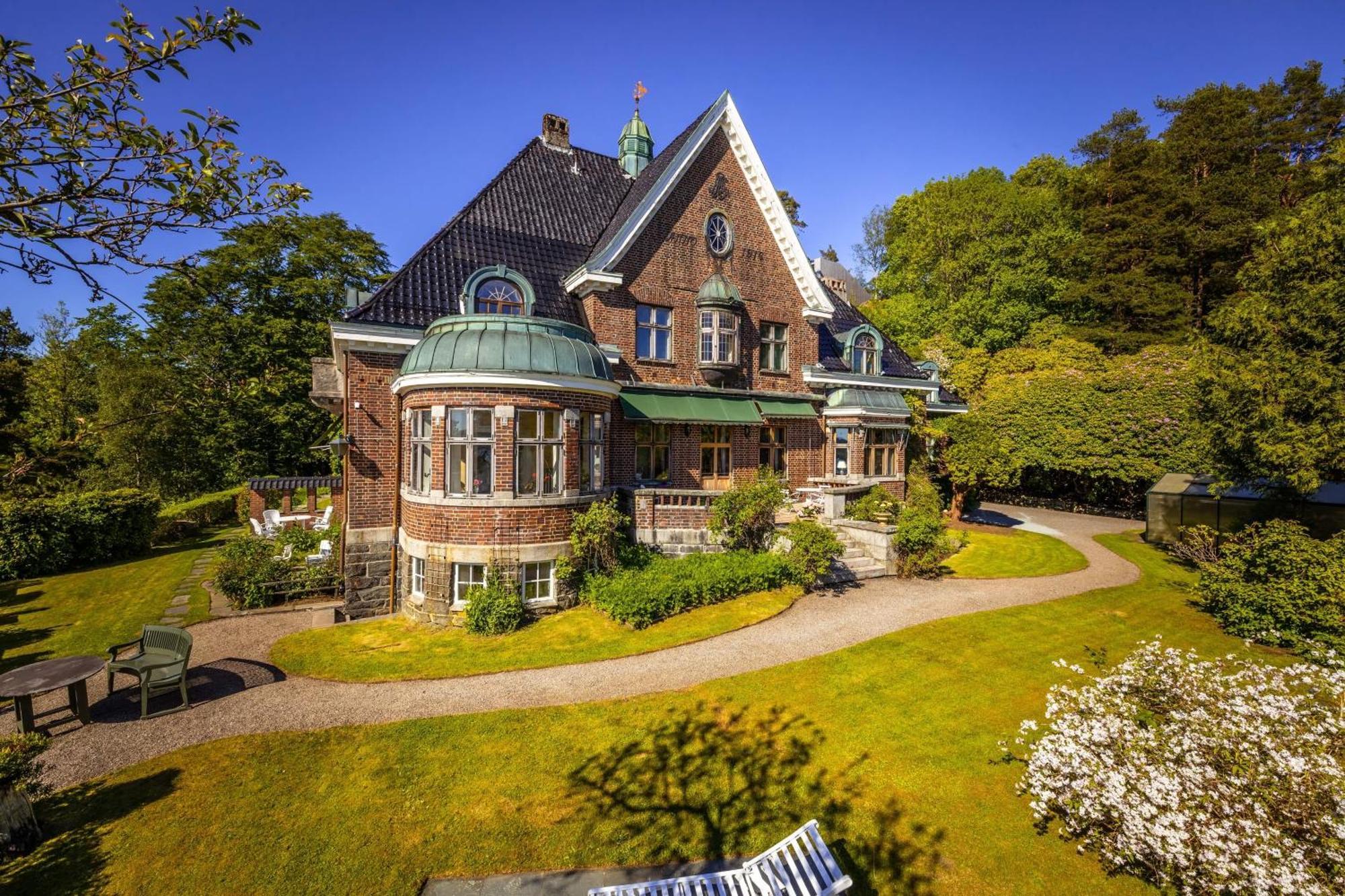 Unique Victorian Villa With Private Coastline Bergen Exterior foto
